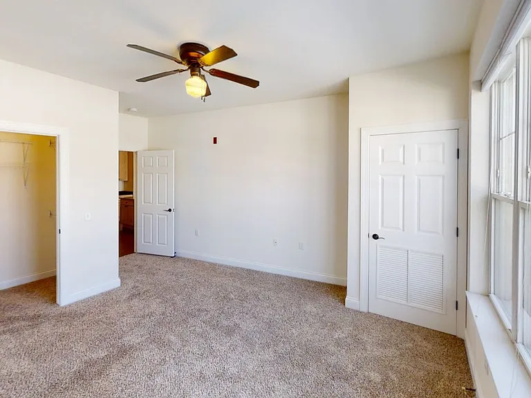 Delafield Woods Apartments — Photo 30