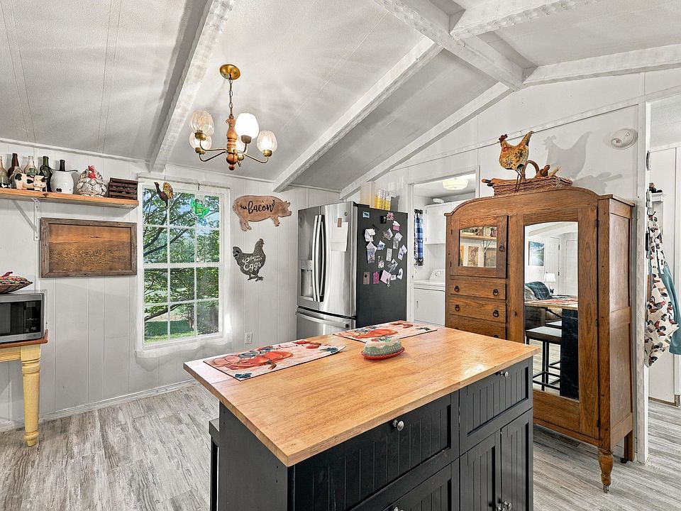 7th image of 288 Redress Ln