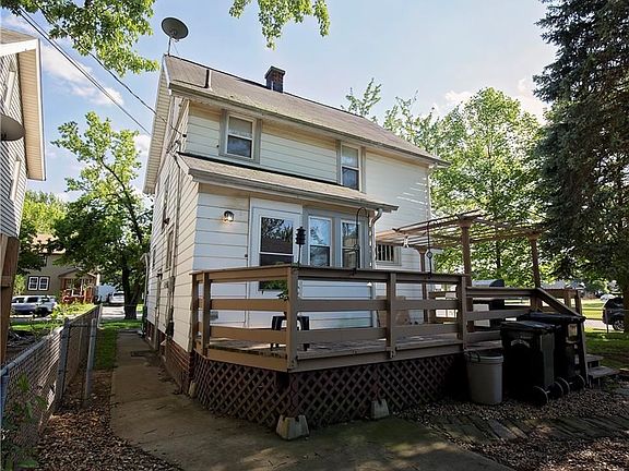3rd image of 521 Foster Ave
