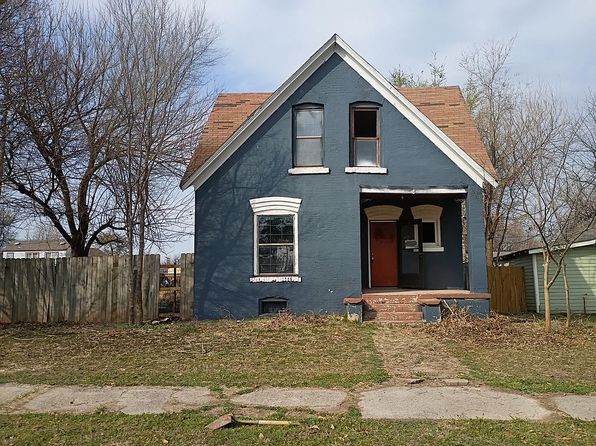 920 W Woodson St