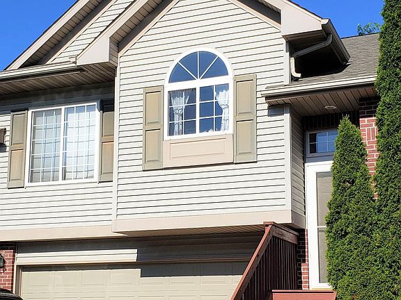 2nd image of 40 Heidi Ln