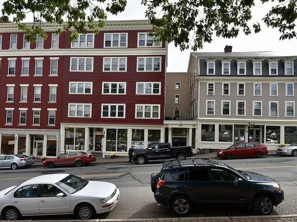 84 Hammond St #301, Bangor, ME 04401