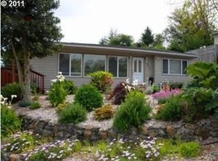 545 Lewis St, North Bend, OR 97459
