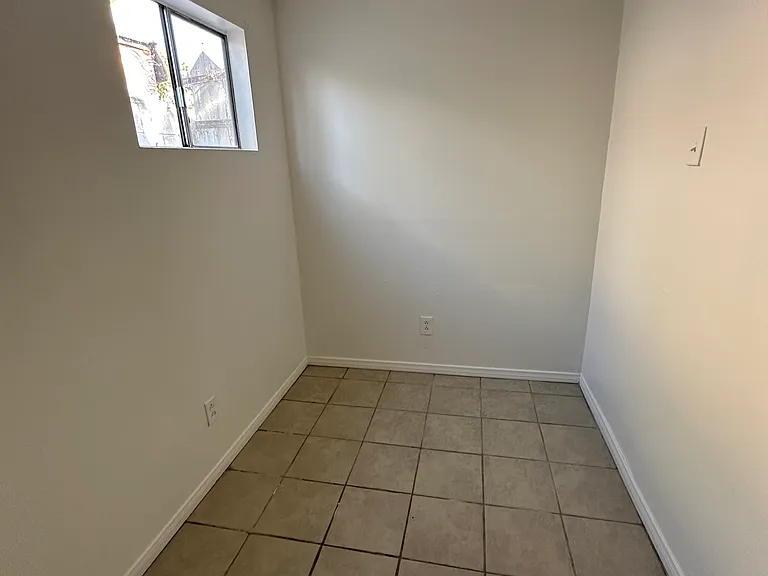 636 W Buckthorn St — Photo 16