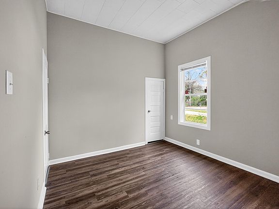 5th image of 406 N Nashville Ave