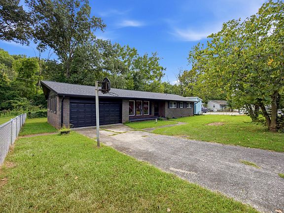 2nd image of 1308 Shady Ln