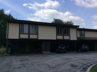 8 Cour Michele, Palos Hills, IL 60465