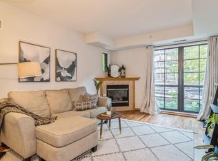 825 Berry St APT 109, Saint Paul, MN 55114