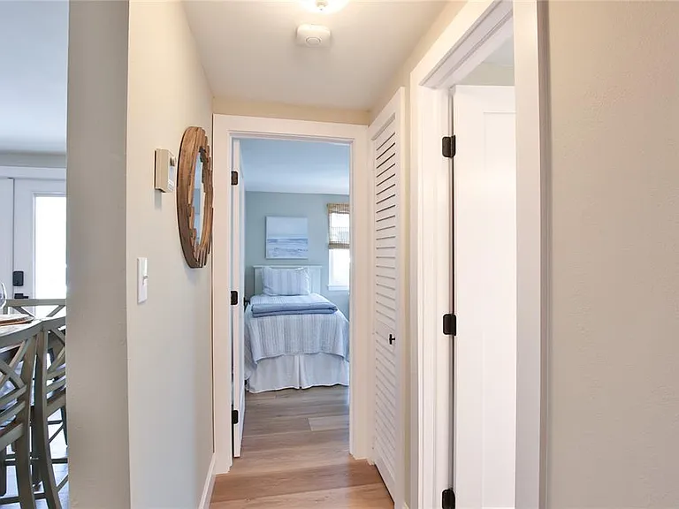 211 Island Cir — Photo 24