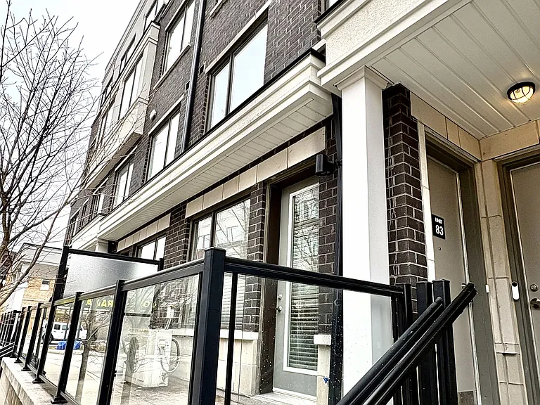 400 Alex Gardner Cir #83 — Photo 3