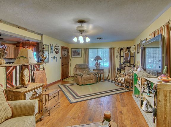 2nd image of 1134 Warbler Dr