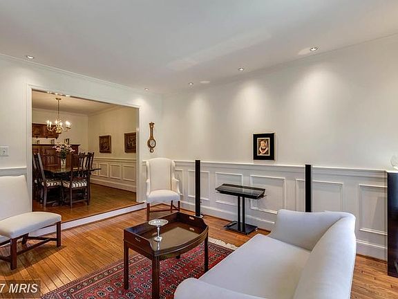 Hardwd Flr,Recessed Lights,Custom Milled ChairRail
