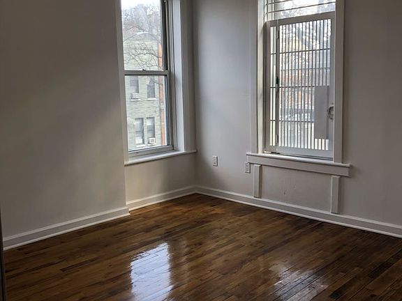 4th image of 1540 Dekalb Ave APT 2R