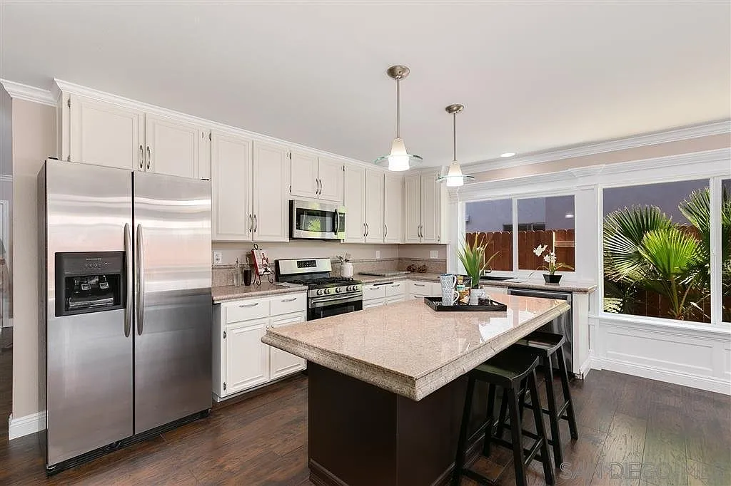 5 bed, 2255 sqft, $1,195 — Photo 2