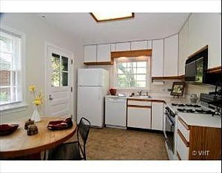 4th image of 410 Wesley Ave