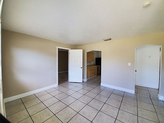 3rd image of 3555 6th Ave S