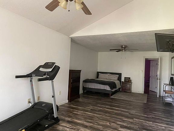 3rd image of 499 Coburn Dr
