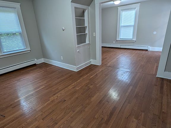 4th image of 47 1/2 Park St #475