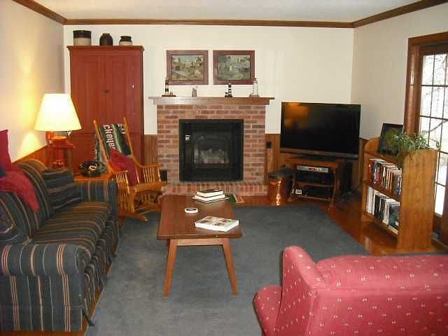 2nd image of 810 Ashbury Dr