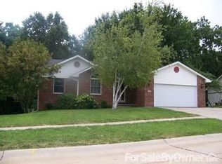 121 Fox Haven Dr, Council Bluffs, IA 51503