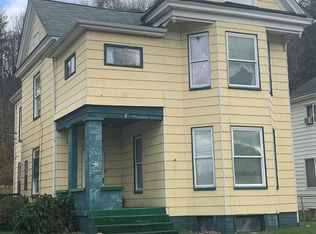 216 Marshall St, McMechen, WV 26040