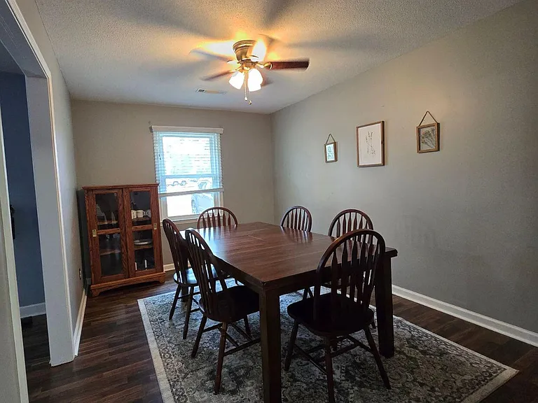 637 Sierra St — Photo 9