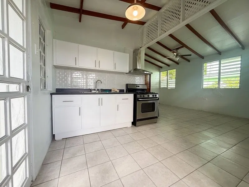 2 bed, 1.0 bath, 1409 sqft, $950 — Photo 2