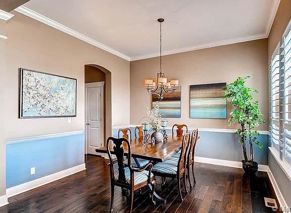 4th image of 392 Yosemite Way