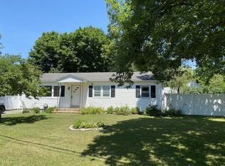 27 Rhode Island Ave, Dartmouth, MA 02747