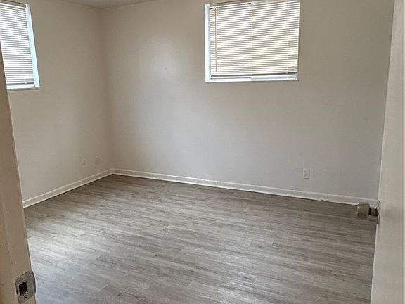 4th image of 1067 Salem Ave #2