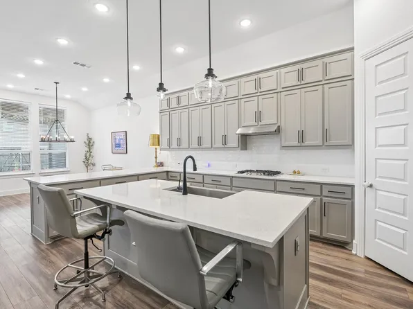 449 Country Meadows Blvd, Waxahachie, TX 75165