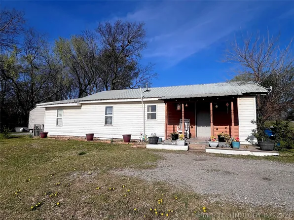 31 W 8th St, Kiowa, OK 74553