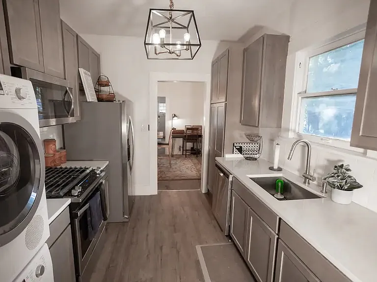 Kitchen/Laundry