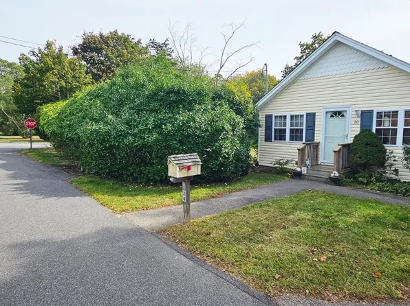 20 Miller Ave, East Moriches, NY 11940