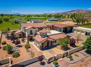 725 Pheasant Ln, Los Lunas, NM 87031