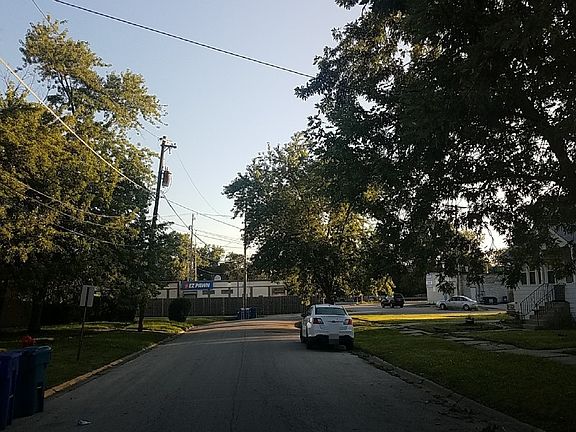 4th image of 14742 Perry Ave