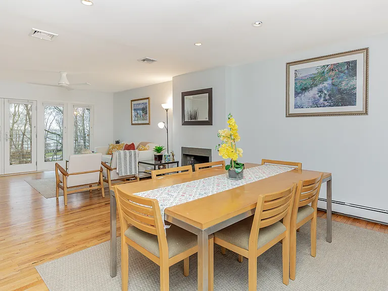 Gardiners Bay Dr — Photo 3