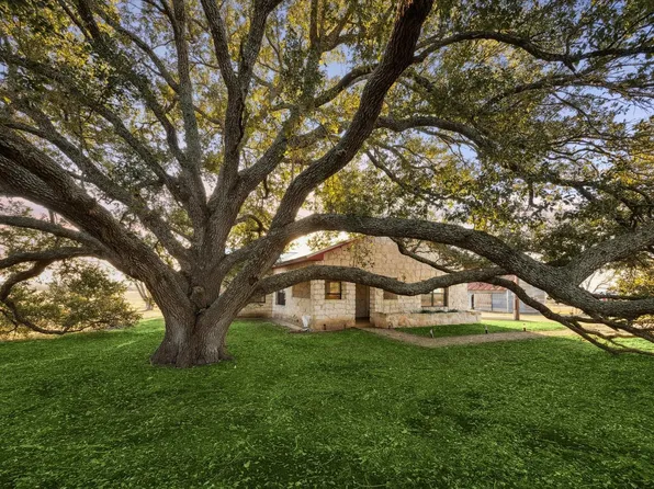 1155 Lomax Harmel Rd, Burton, TX 77835