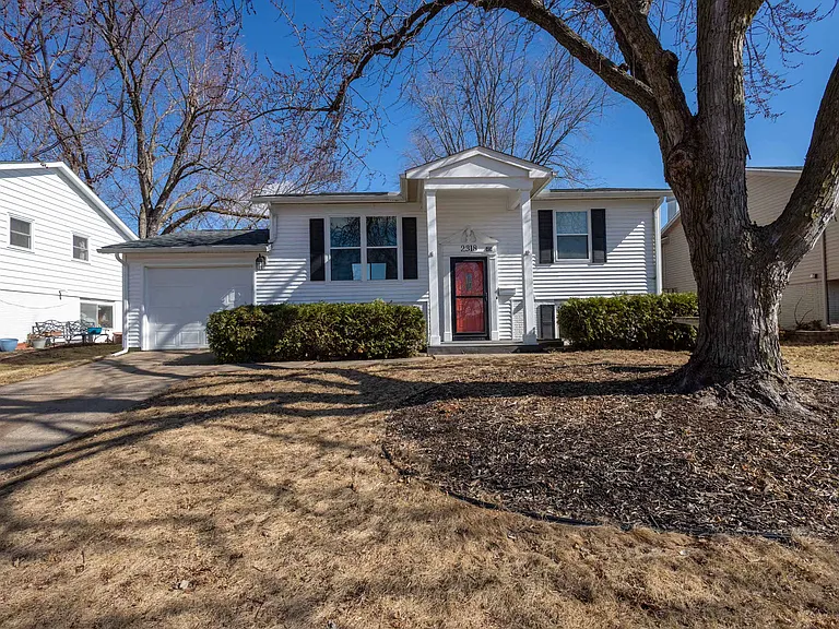2318 Pinehurst St — Photo 1