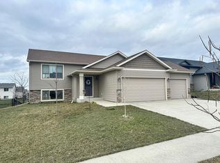 5931 51st St NW, Rochester, MN 55901