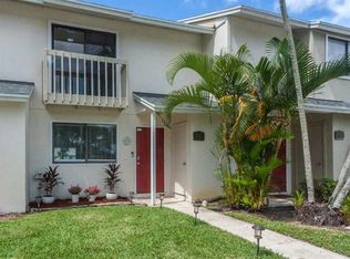 3403 Poolside Dr, Greenacres, FL 33463