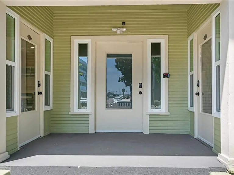1123 E Ocean Blvd #D — Photo 22