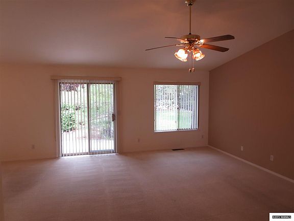 5th image of 270 Nicole Dr