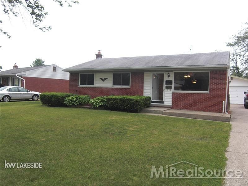 1st image of 41107 Hamilton Dr