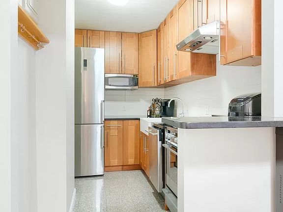 4th image of 340 E 74th St APT 1J
