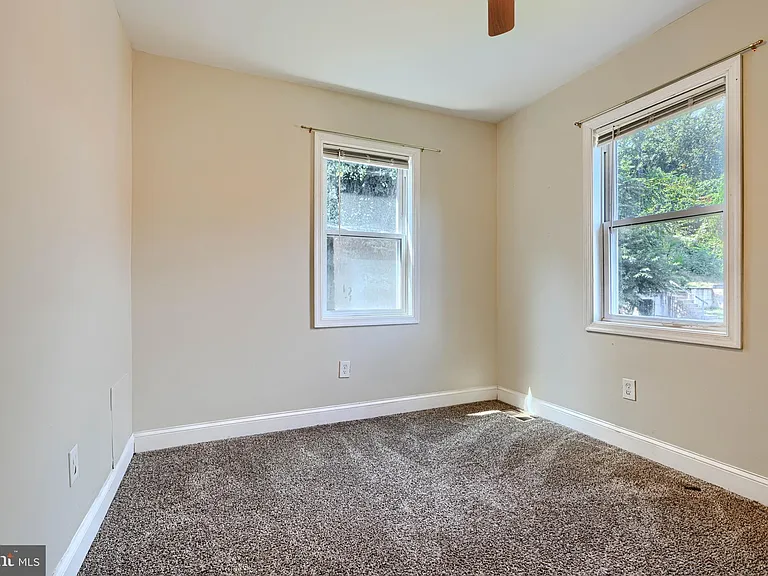 6110 Everall Ave — Photo 16