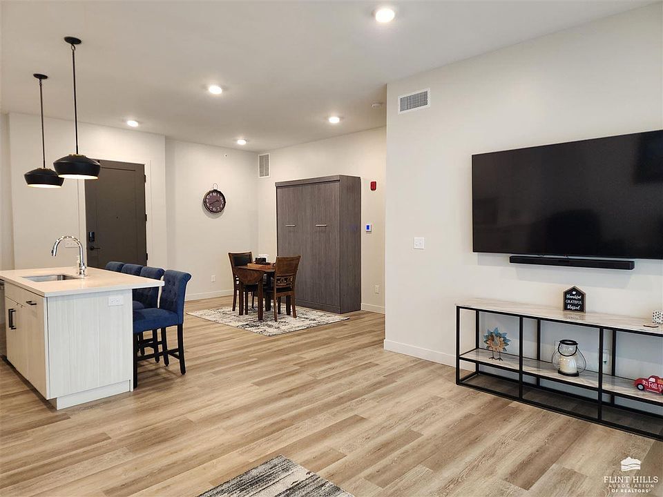 3010 Fieldhouse Cir Manhattan, KS, 66503 Apartments for Rent Zillow