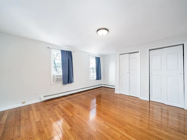 55 Bowers St #3 — Photo 12
