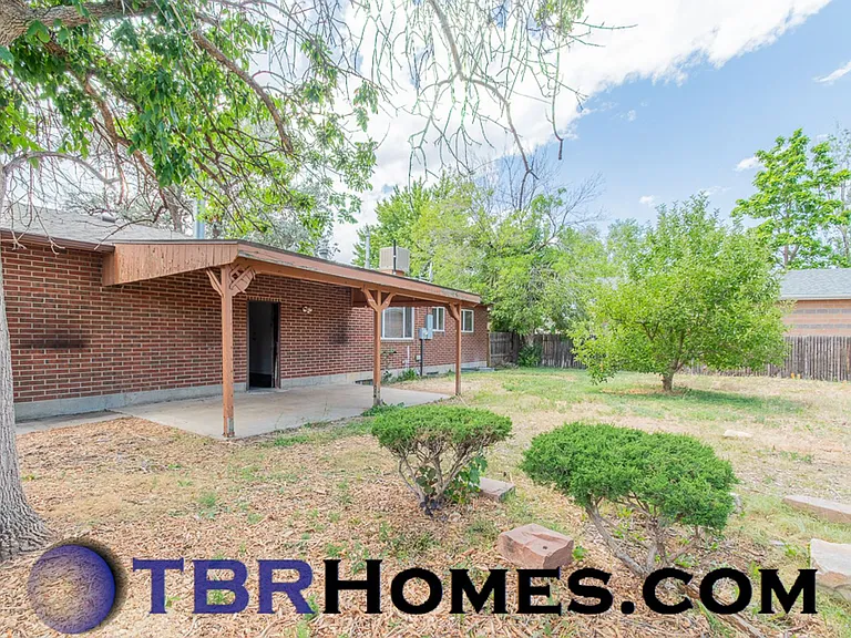 14435 Olmsted Dr — Photo 20