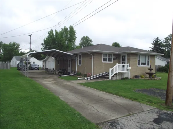 706 E Dogwood Ave, Effingham, IL 62401